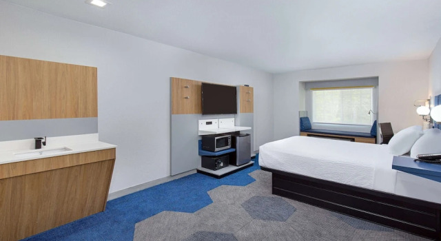 Одноместный люкс Microtel Inn & Suites by Wyndham Manchester - Newly Renovated