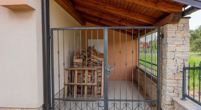 Charming Three Bedroom House Turanj