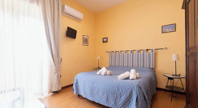 Medina H. Napoli Centro, by ClaPa Group, Забронировать Отель Отели Неаполя с парковкой, рядом с Ospedale degli Incurabili, Парковка