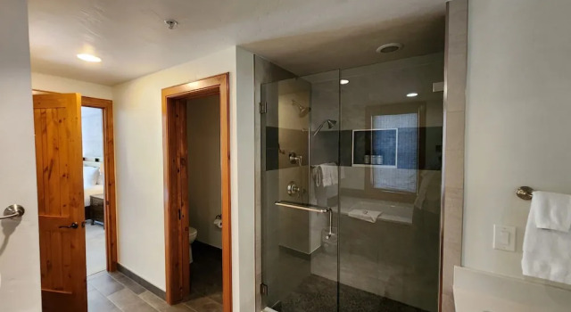 Scenic On-mountain 2br/2.5ba Bachelor Gulch Ski In/ski Out 2 Bedroom Condo by RedAwning