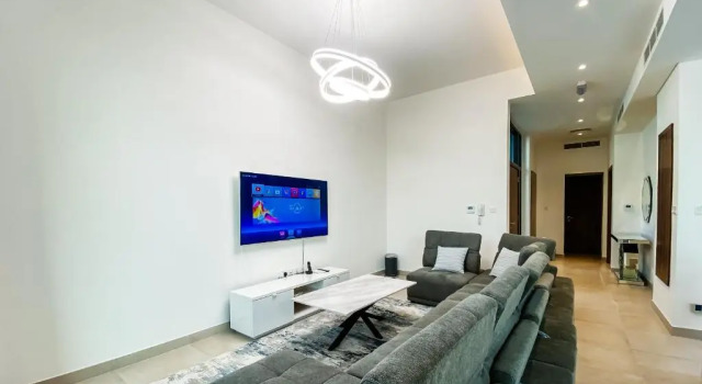 RH- 4BR Luxurious Villa with Private Pool, beach access