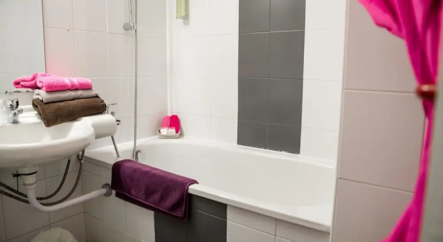 Номер Comfort Brit Hotel Landivisiau