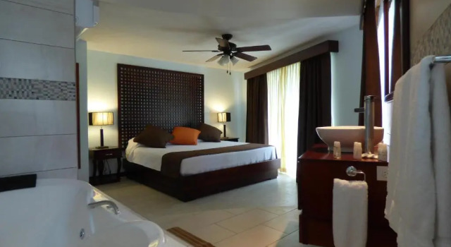 Люкс Paradise Beach Resort & Dive Center