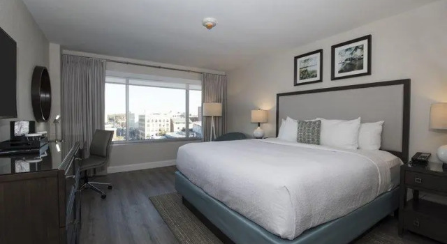 Люкс c 1 комнатой with historic city view Hotel Ballast Wilmington, Tapestry Collection by Hilton