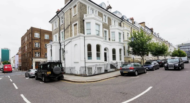 Kensington Townhouse Flat