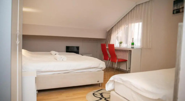 Трёхместный номер Standard Hotel Dijana