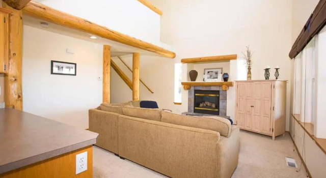 Quiet River-River View-4BR/3.5BA, Book Hotel Bend Bachelor