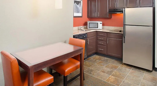 Люкс с 2 комнатами Courtyard by Marriott Richmond Northwest