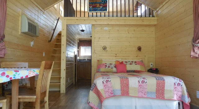 Студия Deluxe Snake River Cabin Village