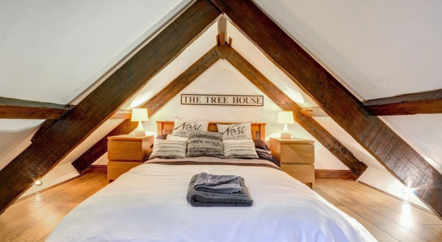 Luxurious Holiday Home Near the Beach at Looe Cornwall, Book Hotel Hoteller i Looe med parkering, nær Plaidy Beach, Parkering