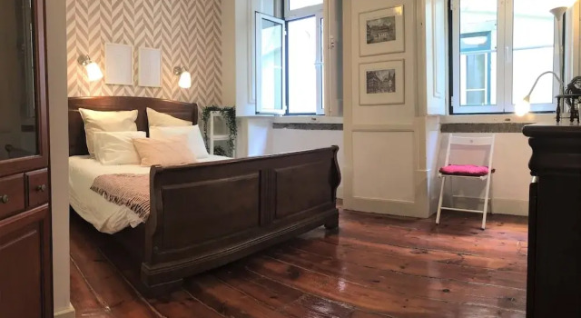 Charming Vintage Auto Check-in Flat in Baixa, Забронировать Отель Отели Лиссабона 3 звезды, рядом с Рештаурадориш, 3*