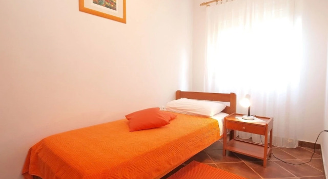 Apartment 446