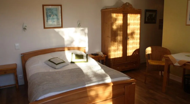 Hotel Saint julien aux bois, Réserver Auberge de jeunesse Auberges de jeunesse à Correze, Auberge de jeunesse