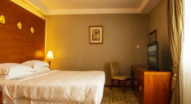 Люкс Business Huayang Plaza Hotel