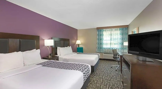 Четырёхместный номер Deluxe La Quinta by Wyndham Blue Springs