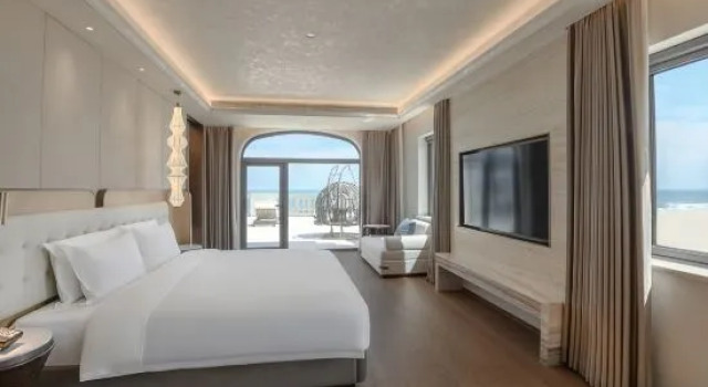 Люкс Executive с балконом и с видом на море Qingdao Book K Hotel (Stone Old Man Seaside Bathing Beach)