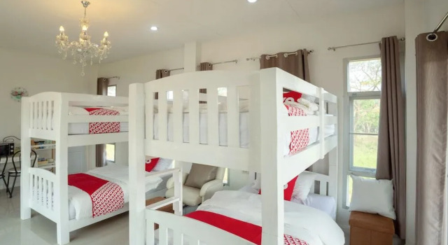 OYO 556 Chaisathan Cottage, Забронировать Дом для отпуска Сарапхи 
