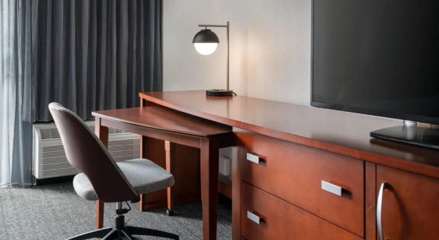 Четырёхместный номер Standard Courtyard Seattle Southcenter