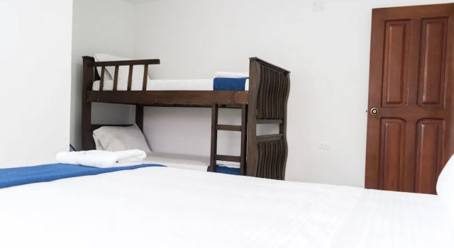 Четырёхместный номер Superior Hotel Aquarius