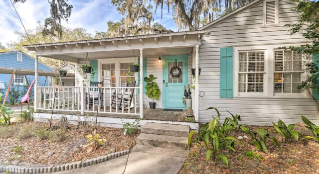 Коттедж ~ 12 Mi to Disney: Downtown Winter Garden Cottage!