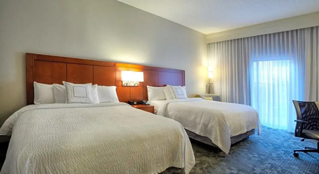 Номер Standard с видом на бассейн Courtyard by Marriott McAllen