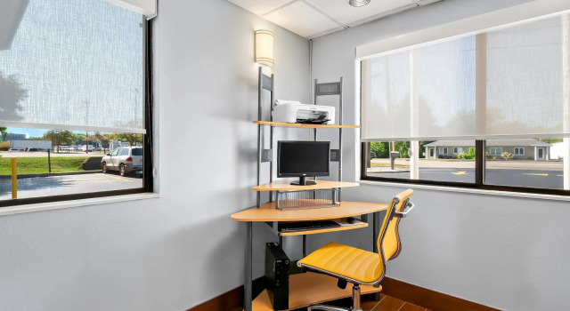 Days Inn by Wyndham Hillsdale, Buchen Sie Hotel Hillsdale Michigan