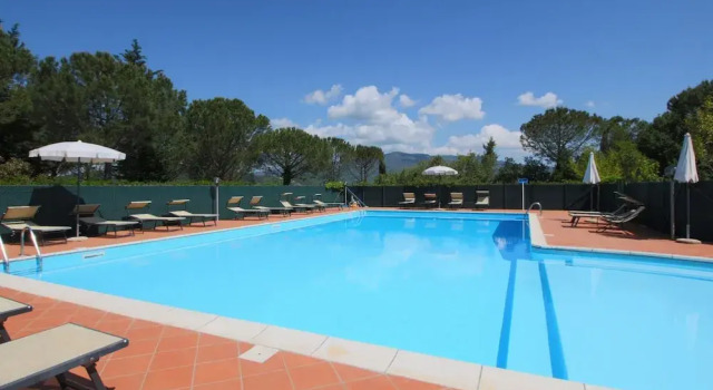 Коттедж Beautiful Farmhouse With Pool