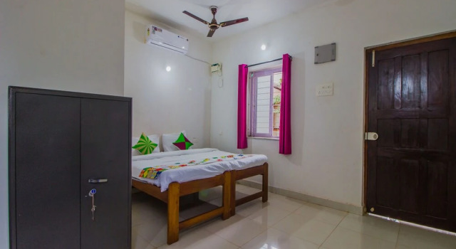 OYO 13098 Home Cozy Studio Near Uddo Beach, Prenota Hotel Siolim 