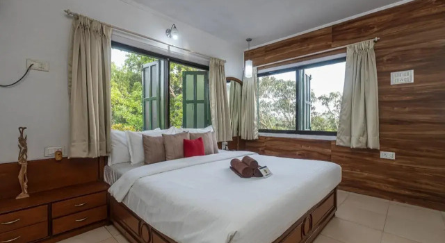 Saffronstays Sunglade