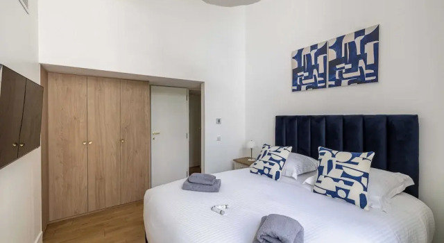 Luxury Renovated 4-room Apartment - rue Hoche - Bourgeois Building, Забронировать Апартаменты/квартира Отели Канн с парковкой, рядом с Le Croisette Casino Barriere de Cannes, Парковка