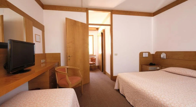 Hotel Pittis, Book Hotel  