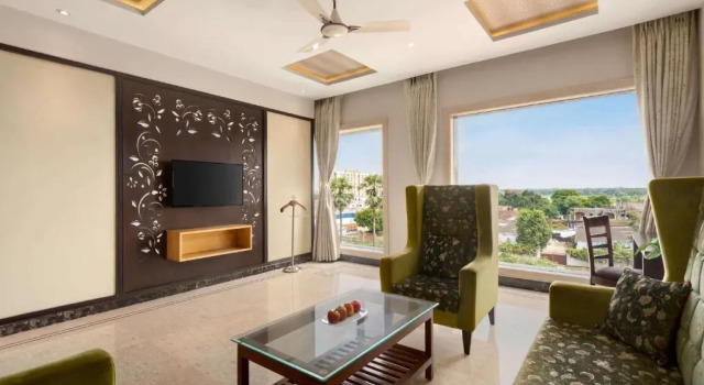 Люкс Ramada by Wyndham Varanasi Katesar