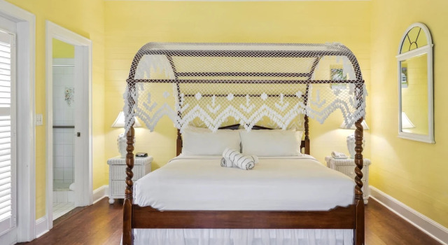 Двухместный номер Classic Цокольный этаж с балконом Amsterdam's Curry Mansion Inn