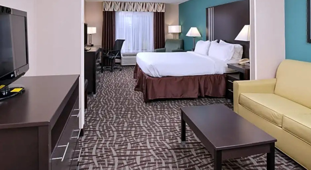 Люкс Deluxe Holiday Inn Express & Suites North Lima by IHG