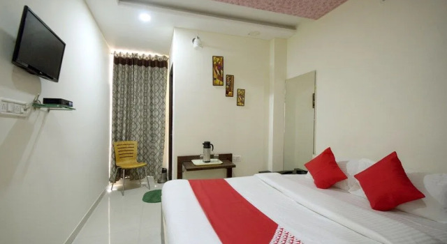 OYO 23358 Hotel Royal Inn, Забронировать Отель Отели штата Раджастхана с парковкой, Парковка