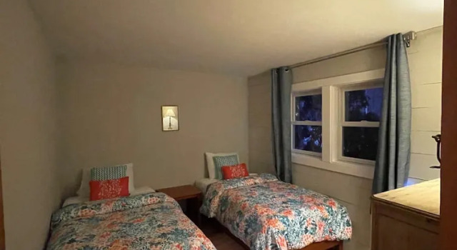 Hytte Brookside Hideaway, Brook Road Inn