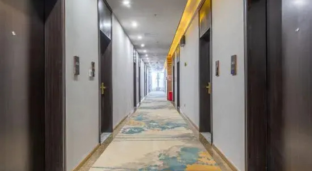 Starway Hotel Qingyuan Qingcheng Shunying Plaza, Rezervasyon Otel Guangdong otoparklı oteller, Otopark