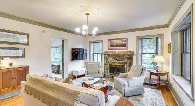 Коттедж Aldie Home w/ Private Pool: Near Wineries!