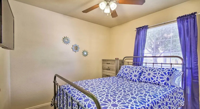 Коттедж San Antonio Abode w/ Yard < 4 Mi to Lackland