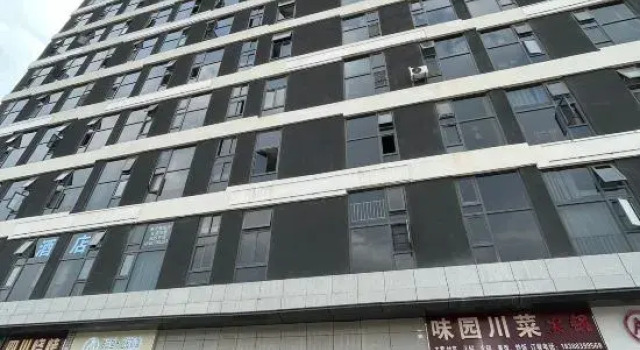 Kunming Duojin Homestay, Rezerwuj Hotel Hotele w Kunming z parkingiem, Parking