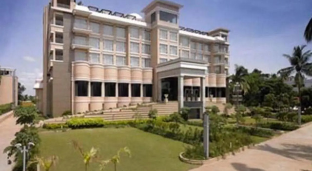 Royal Orchid Central Kireeti-HAMPI Hospet, Забронировать Отель Бизнес-отели штата Карнатаки, 4* 5*