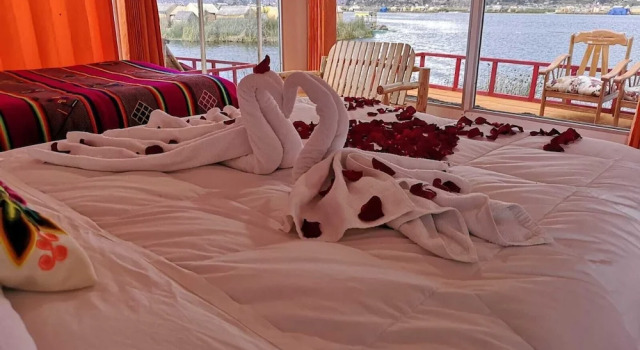 Uros Qhota Uta Lodge, Rezervasyon Tatil Evi Uros Puno