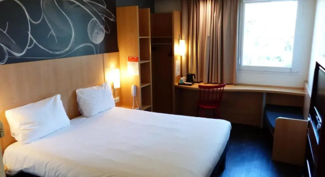 Двухместный номер Premium с видом на окрестности ibis Paris Meudon Velizy