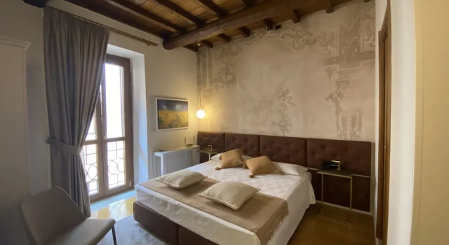 Четырёхместный номер Standard с балконом Condotti Rooms