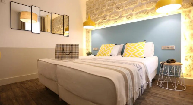 Двухместный номер Classic Le Regent Montmartre by Hiphophostels