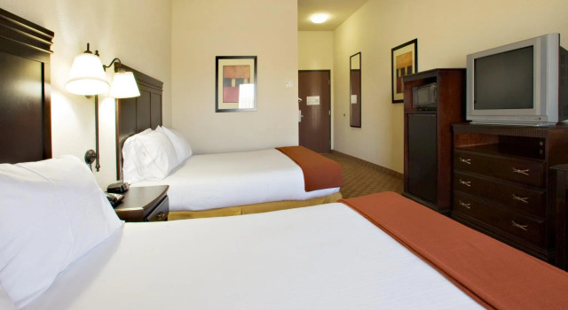 Четырёхместный номер Standard Holiday Inn Express Sweetwater by IHG