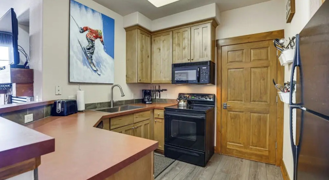 Апартаменты Ski-in/ski-out Granby Ranch Condo w/ Pool Access