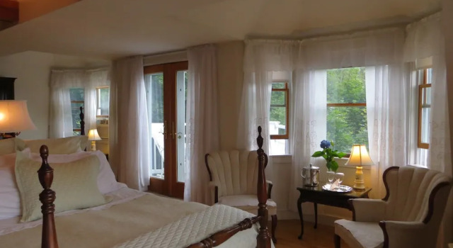 Номер Standard с балконом Atlantic Ark Inn
