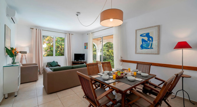 Lovely A/C family villa, walking distance to the sea and amenities - Villa Amélia, Boek Villa Vakantiehuizen in Madeira, Cottage
