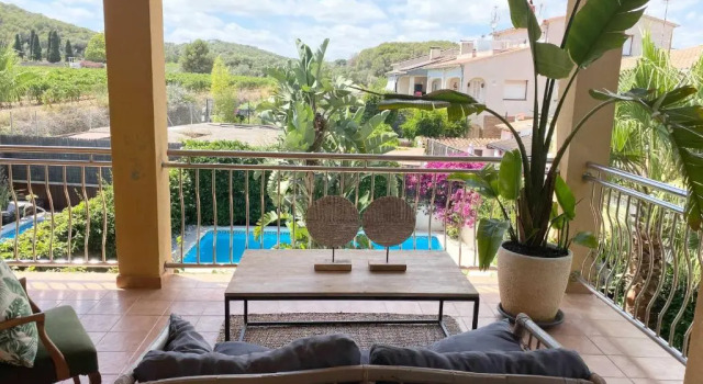 Olala Rocamar 5 min from Sitges beach, Забронировать Вилла Виллы Ситжес, рядом с Les Anquines Beach, Вилла